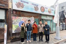 김경희 이천시장, 소상공인 경영환경 개선 우수업체 방문...변화된 환경 직접확인 격려