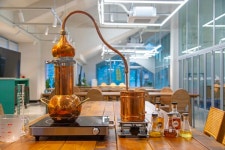 겨울밤 술은 내리고 지역의 향을 잔에 담다