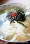 국회식당, 박근혜 구속연장일에 ‘잔치국수’ 내고 이름은 ‘장터국수’로