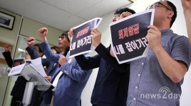 [뉴투분석] 최저임금 직격탄 맞은 편의점업계 공멸위기, 진짜일까 엄살인가