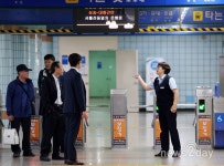 직장인 출근길 ‘멈춤’…지하철 3호선 삼송-구파발 운행 중단
