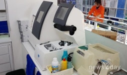 으뜸50안경 연신내 안경점, 오픈 기념 연말 할인행사.. 효도선물 누진다초점렌즈 등 세일