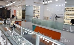 으뜸50안경 연신내 안경점, 오픈 기념 연말 할인행사.. 효도선물 누진다초점렌즈 등 세일