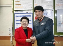 임이자 의원, 주택현장서 인명구조한 윤현규 집배원 격려