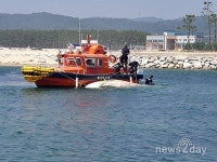경북 영덕  고래불해수욕장 인근 해상서 보트 전복