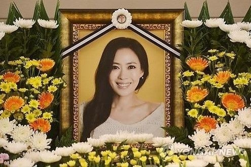 고 유채영, 11주기를 맞아 그리움에 잠긴 이들