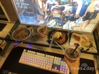 [직업이야기](83)리그 오브 레전드 즐기는 PC방의 변신, 알바는 고강도 식당 노동 종사자