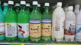 의성경찰, 대빵막걸리 ‘3不사기’ 예방 홍보 스티커 부착