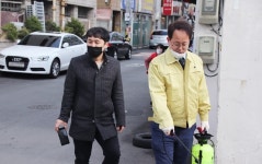 [뉴투포토] 신천4동 ‘코로나19’ 방역 적극 임하는 신효철 동구의원