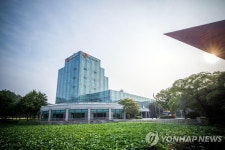 [태양광·풍력주 살아나나①] 한화솔루션 깜짝 실적, 미국발 훈풍에 현대에너지솔루션 대명에너지 급등