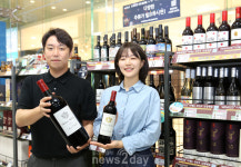 [뉴투포토] GS25 “올 추석엔 대용량 프리미엄 와인 어떠세요?”