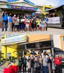 윤홍근 제너시스BBQ 회장 찾아가는 치킨 릴레이 산간오지에도 전파