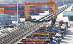 화물연대 파업으로 일부 주유소에 품절 사태 빚어...국내 물류 엿새째 피해 막심