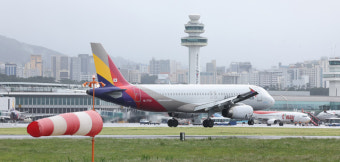 '무더기 결항' 제주공항, 오후부터 일부 운항 점차 재개
