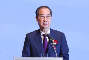 한덕수 총리, “노인 일자리‧사회 활동 지원 돕는 법률 시행할 것”