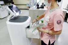 [한림대성심병원 로봇 사용기 (上)] 잡일 넘쳐나는 종합병원...보급형 로봇으로 해결