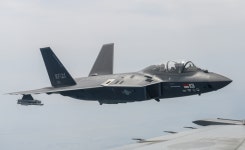 UAE 공군방공사령관 일행, KAI 방문해 KF-21 시제기 탑승하고 FA-50 생산시설 시찰