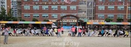 광주광역시 광산구 신가동 운동장 뒤흔든 환호와 웃음…세대가 함께 뛴 ‘우리마을 스포츠데이’