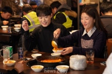 닭익는마을경남산청점 | [신상NEWS] 맥도날드 ‘크리스마스 트러플 치즈 버거’·닭익는 마을 ‘닭한마리 숯불구이’