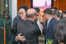 이철우, 김천서 ‘고향 민심’ 결집…송언석과 동행 대세론 굳히기