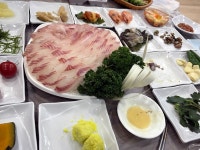 [이성복의 소주 한잔] 4열5줄 쫙 깔아주는 군산횟집 해물 한 상