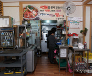 [소소+] 정정훈 대표 동태탕 한그릇에 피자는 덤... 퍼주기가 장사전략