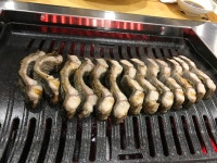 [이성복의 소주 한잔] 돼지같은 장어, 살이 탱글탱글 지리산 약초장어