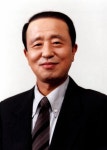 남양유업 홍원식 회장 등 입건... A유업 목장근처 원전 비방글 혐의
