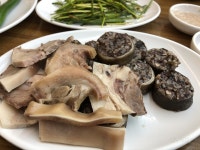 [이성복의 소주한잔] 당일 삶는 대창과 선지, 제일어버이순대