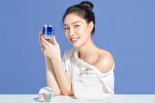 [시경Today-뷰티] 듀이트리, 메이크업 아티스트 이사배 모델 발탁 外