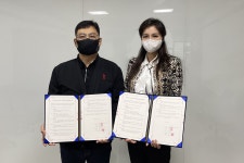 차별화가 살길... 화장품 기업, 신무기로 승부