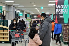 성공적 리뉴얼... 롯데마트 맥스, 창고형 할인점 경쟁 참전