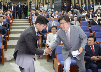 국힘 권성동 포함 비대위원 일괄 사의... 김용태는 9일 거취 결정