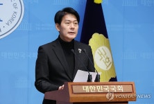 민주당 국힘, 李 대통령 없으면 혁신도 못하나...재판 중지돼야