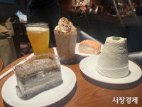 [르포] 곳곳에 예스러움 가득... 광장시장에 들어선 스타벅스