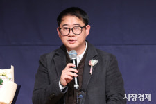 [포토] 시장경제 최지흥 기자, 2025 대한민국 한류대상서 K-뷰티산업 공로상 수상