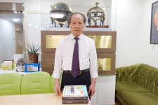 “감동과 충격··· 3권의 책을 단숨에 완독”
