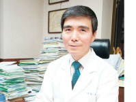 <서평> “새로운 약초들의 효능과 응용법을   체계적이면서 과학적으로 담아 소개”