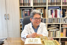 “황제내경 번역은 나의 운명···10여 년의 세월 담아”