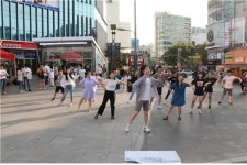 청년의 날 플래시몹 게릴라 공연 신촌서 열려