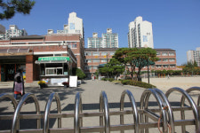 청주 남평초 일부 학급 2달째 교실 사용 못해