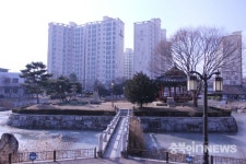 네모난 인공연못에 둥그런 섬…음성읍 일장기 연못의 비밀