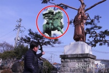 나는 대일본제국의 신민…정지용 생가 앞 돌다리는 황국신민서사비