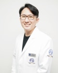 임플란트 시술 후 성실한 치아관리로 임플란트 주위염 예방해야
