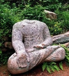 머리 잃은 경주 남산 약수계 석불좌상, 청와대 석불좌상과 쏙 닮은 `쌍둥이`