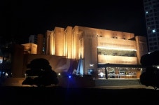 夜한 `구미시 문화예술회관`… 야간경관 조명 점등식 개최