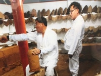 정문길 (사)한국문화재기능인협회 이사장 ˝기와 한 장 자식 다루듯, 소중하게 다루어야˝  