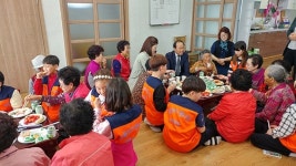 영천초 456봉사단 ，경로당 방문 어르신 효사랑 실천