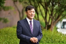 ˝군민 중심의 행정 실천하는 청송군 건설에 앞장설 것˝