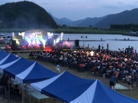 열대야 날린 `신나는 트롯트 열전`… 한여름밤의 청도열린 음악회 성료